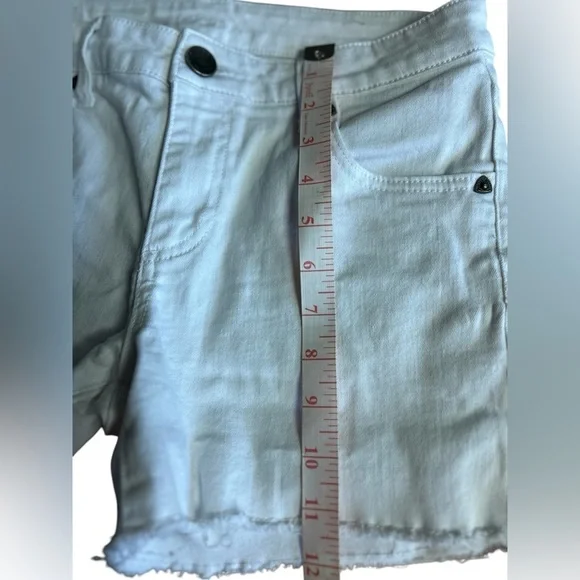 Kut Women's White Denim Cut-Off Shorts Frayed Hem Size 2 Casual - Picture 6 of 11